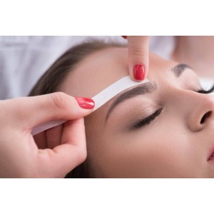 Épilation des sourcils